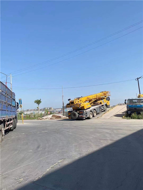 南岔县25吨吊车的租赁价格大概是多少？