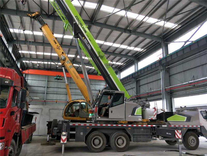 南岔县高空车出租需要注意哪些安全事项？