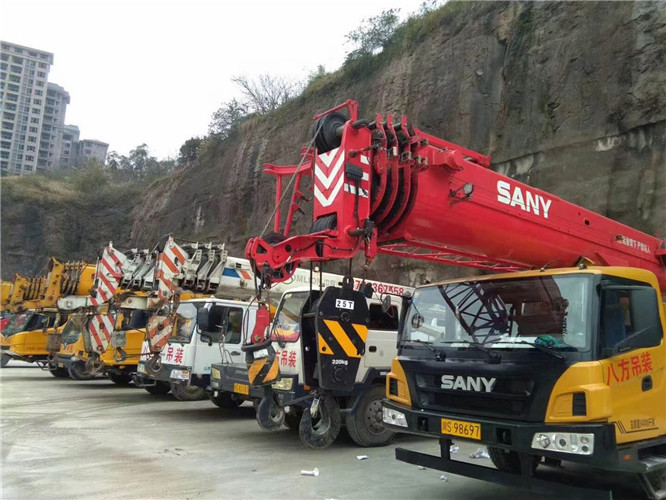 南岔县吊车出租按什么计费？台班费、单次费、里程费怎么算？