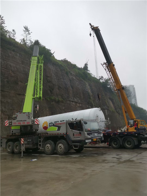 南岔县“不怕风雨冻”—— 吊车的 “恶劣环境适应” 技术